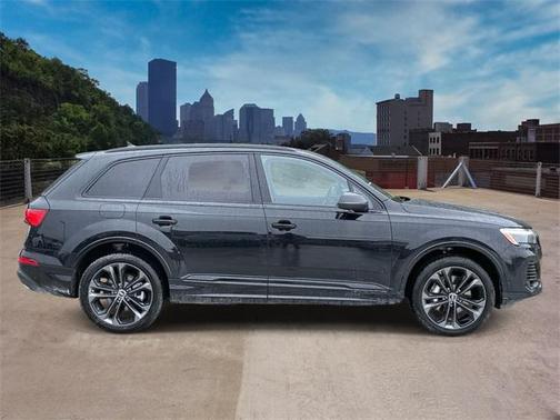 2025 Audi Q7 55 Premium Plus
