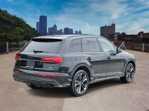 2025 Audi Q7 55 Premium Plus