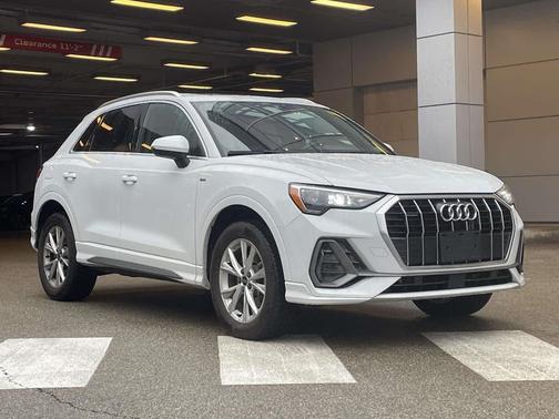 2022 Audi Q3 45 S line Premium