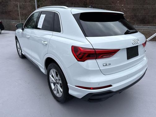 2025 Audi Q3 Premium 45 TFSI S line quattro Tiptronic