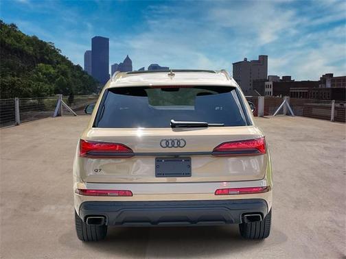 2025 Audi Q7 45 Premium Plus