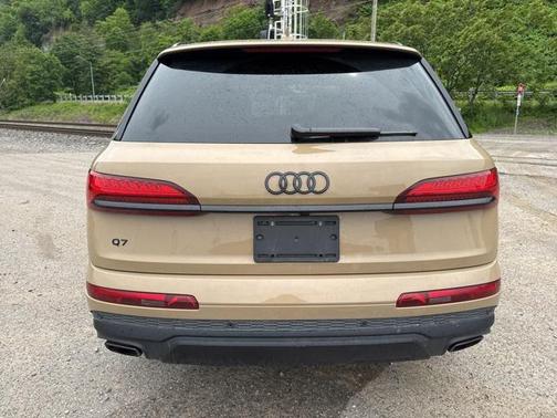 2025 Audi Q7 45 Premium Plus