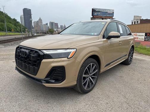 2025 Audi Q7 45 Premium Plus