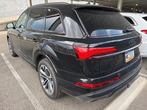 2025 Audi Q7 45 Premium Plus