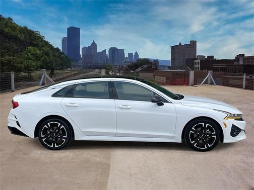 2022 Kia K5 GT-Line