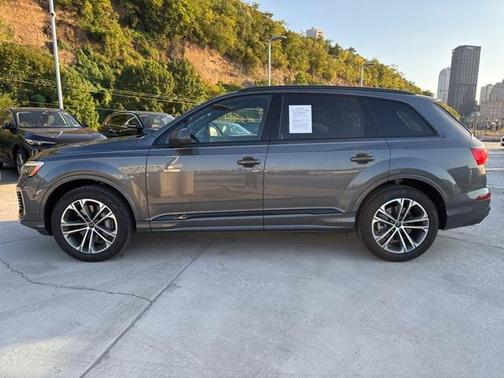 2025 Audi Q7 45 Premium