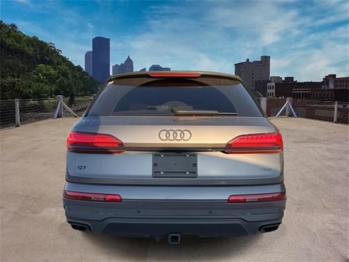 2025 Audi Q7 45 Premium