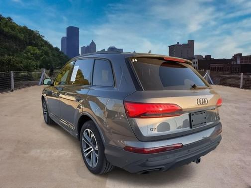 2025 Audi Q7 45 Premium