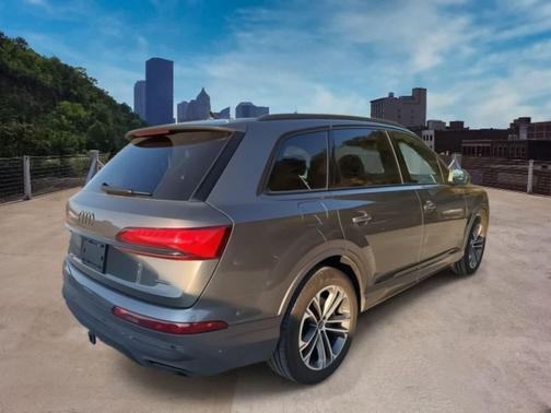 2025 Audi Q7 45 Premium