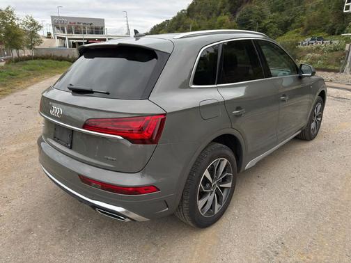 2024 Audi Q5 45 S line Premium Plus