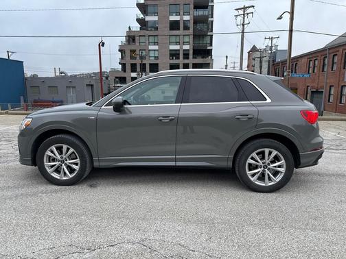 2024 Audi Q3 Premium 45 TFSI S line quattro Tiptronic