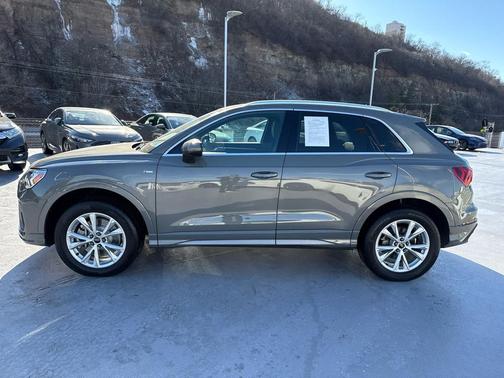 2024 Audi Q3 Premium 45 TFSI S line quattro Tiptronic