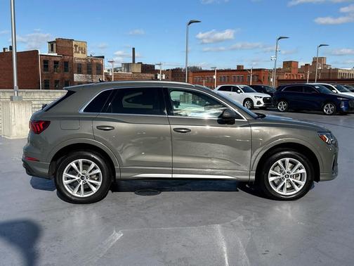 2024 Audi Q3 Premium 45 TFSI S line quattro Tiptronic