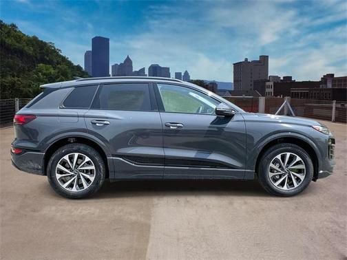 2025 Audi Q6 e-tron Premium Plus quattro