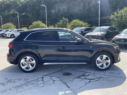 2022 Audi Q5 45 S line Premium Plus