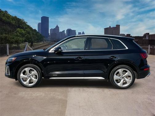 2022 Audi Q5 45 S line Premium Plus