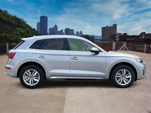 2023 Audi Q5 45 S line Premium