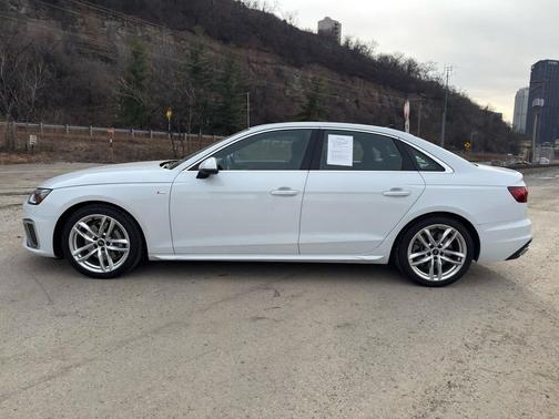 2023 Audi A4 45 S line Premium Plus
