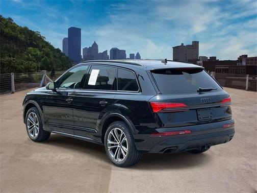 2025 Audi Q7 45 Premium Plus