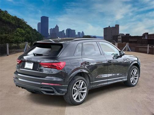 2025 Audi Q3 Premium 45 TFSI S line quattro Tiptronic