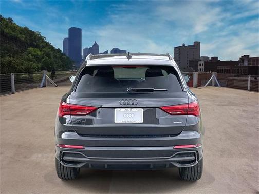 2025 Audi Q3 Premium 45 TFSI S line quattro Tiptronic
