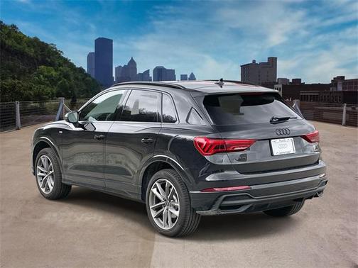 2025 Audi Q3 Premium 45 TFSI S line quattro Tiptronic