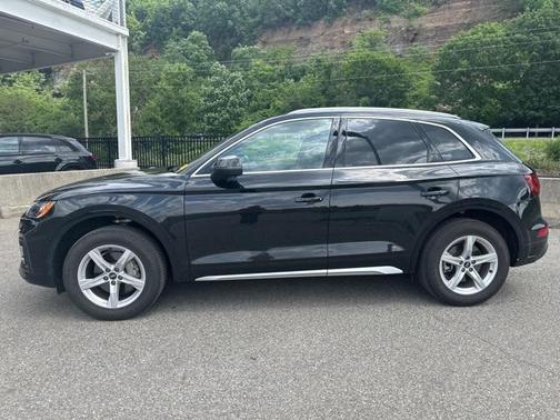2022 Audi Q5 40 Premium