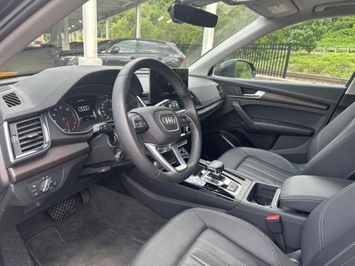 2022 Audi Q5 40 Premium