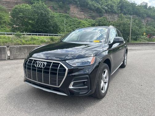 2022 Audi Q5 40 Premium