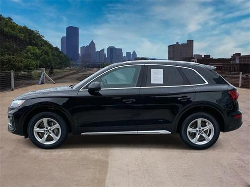 2022 Audi Q5 40 Premium