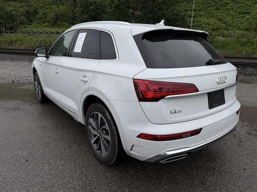 2022 Audi Q5 45 S line Premium Plus