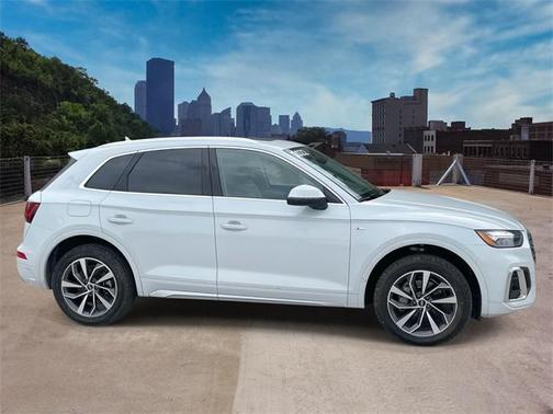 2022 Audi Q5 45 S line Premium Plus