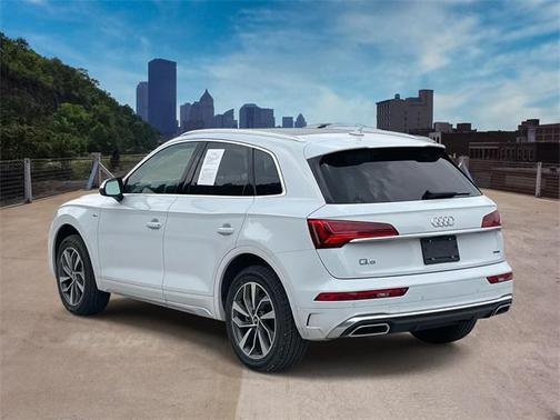 2022 Audi Q5 45 S line Premium Plus