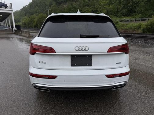 2022 Audi Q5 45 S line Premium Plus