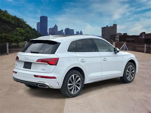 2022 Audi Q5 45 S line Premium Plus