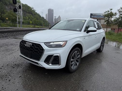 2022 Audi Q5 45 S line Premium Plus