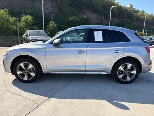 2022 Audi Q5 40 Premium Plus