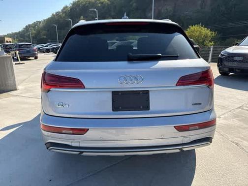 2022 Audi Q5 40 Premium Plus