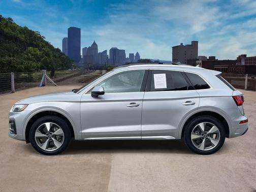2022 Audi Q5 40 Premium Plus