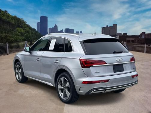 2022 Audi Q5 40 Premium Plus