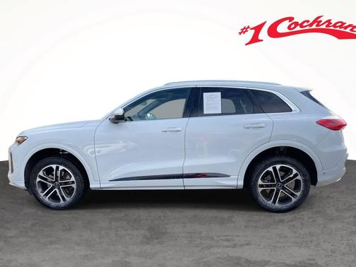 2025 Audi Q5 Premium TFSI quattro S tronic