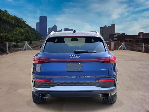 Navarra Blue Metallic 2025 Audi Q5 Premium Plus TFSI quattro S tronic