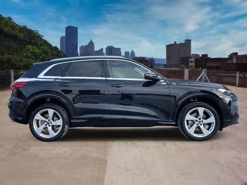 2025 Audi Q5 Premium Plus TFSI quattro S tronic