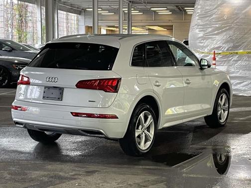 2020 Audi Q5 45 Premium Plus