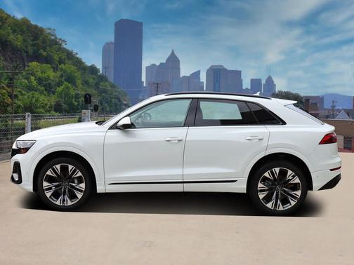 2025 Audi Q8 55 Premium