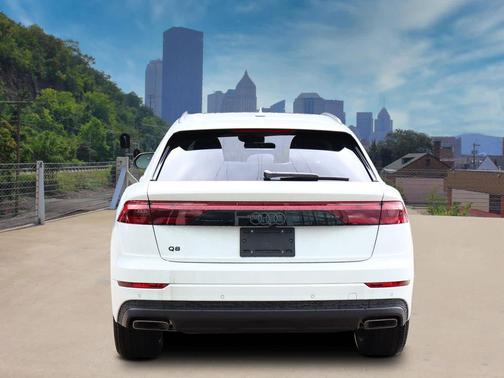 2025 Audi Q8 55 Premium