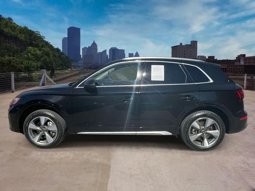 2022 Audi Q5 40 Premium Plus