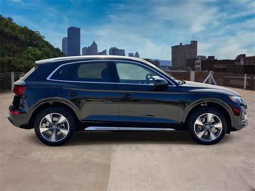 2022 Audi Q5 40 Premium Plus