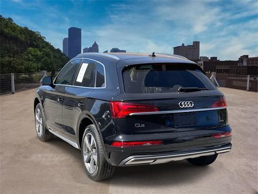 2022 Audi Q5 40 Premium Plus