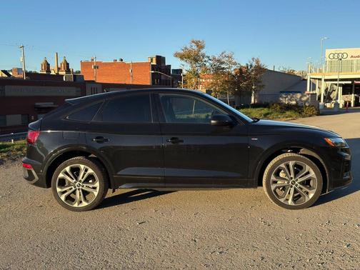 2023 Audi Q5 45 S line Prestige